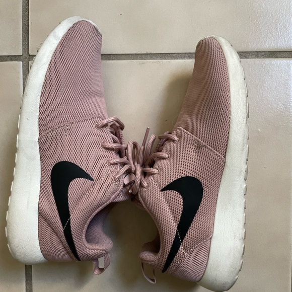 Nike roshe runs women size 5 - Picture 2 of 5